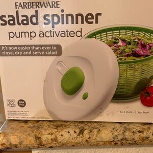 Farberware Salad Spinner with Green and White Design